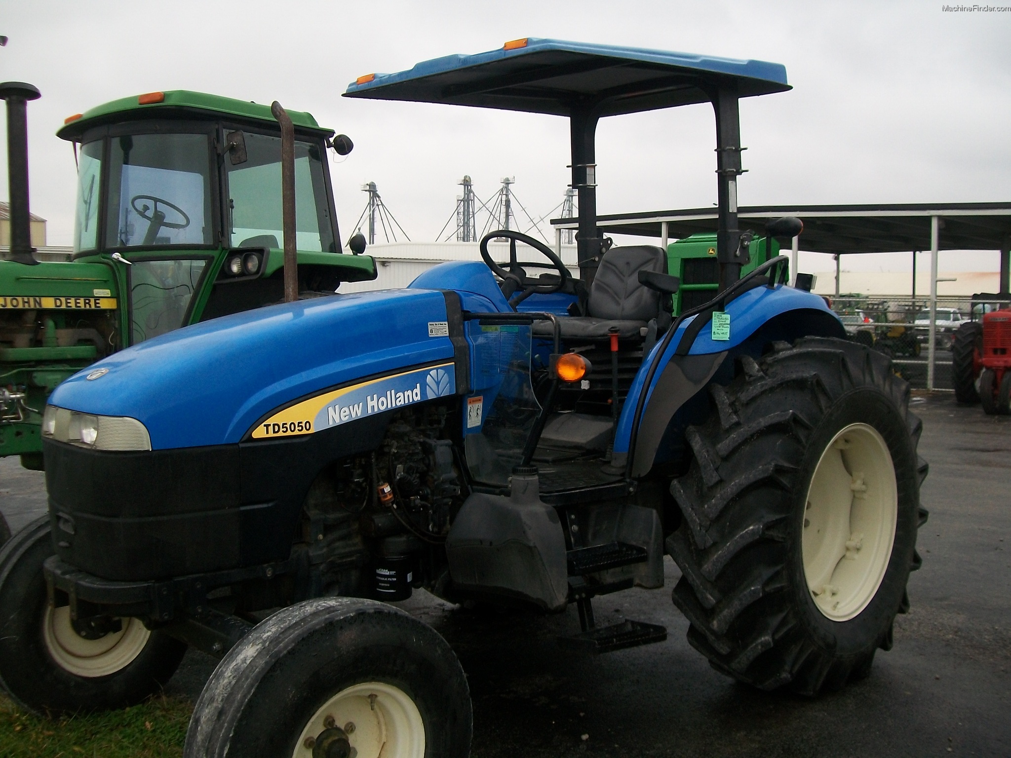 New Holland T5050 Tractor