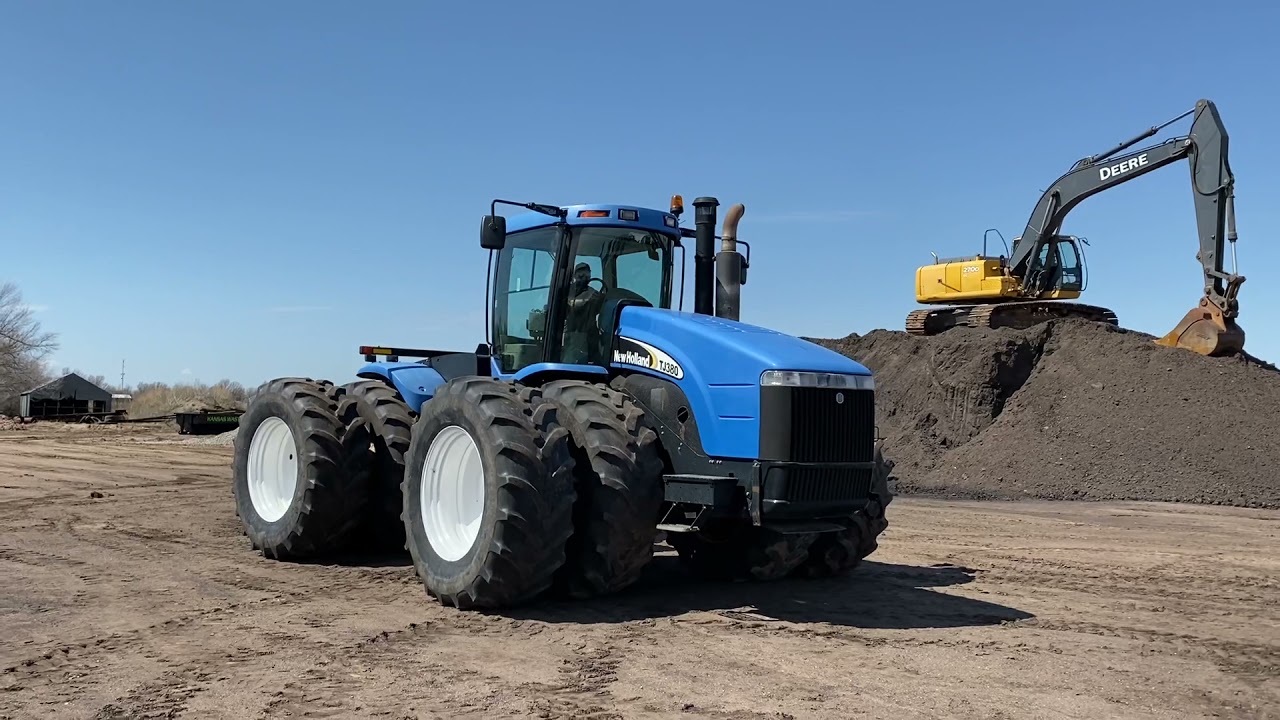 New Holland TJ380 Tractor