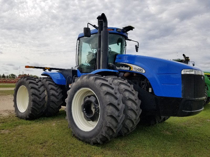 New Holland TJ480 Tractor