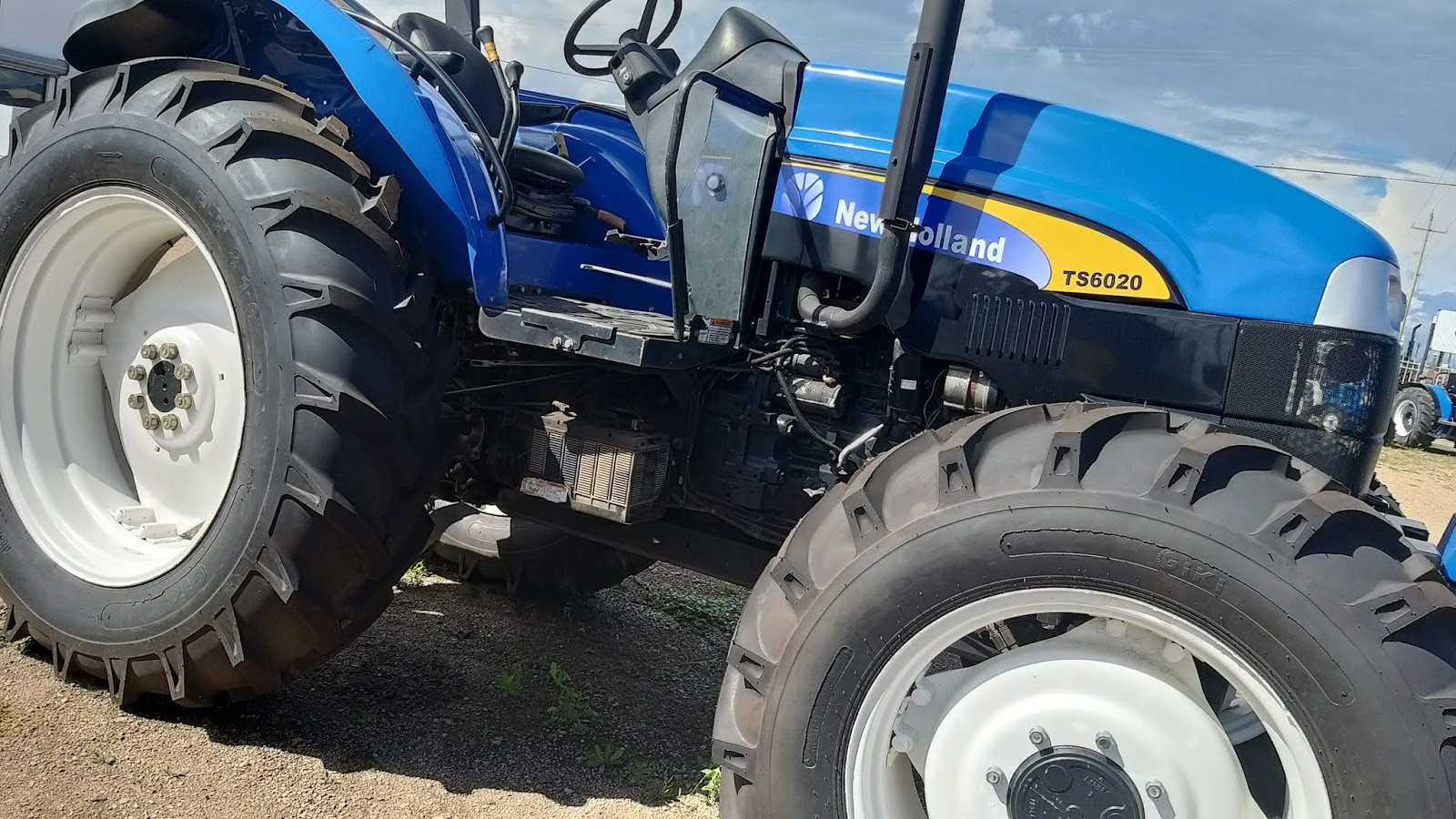 New Holland TS6020 Tractor