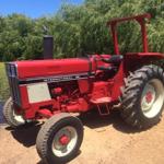 UTB/Universal 484 Tractor